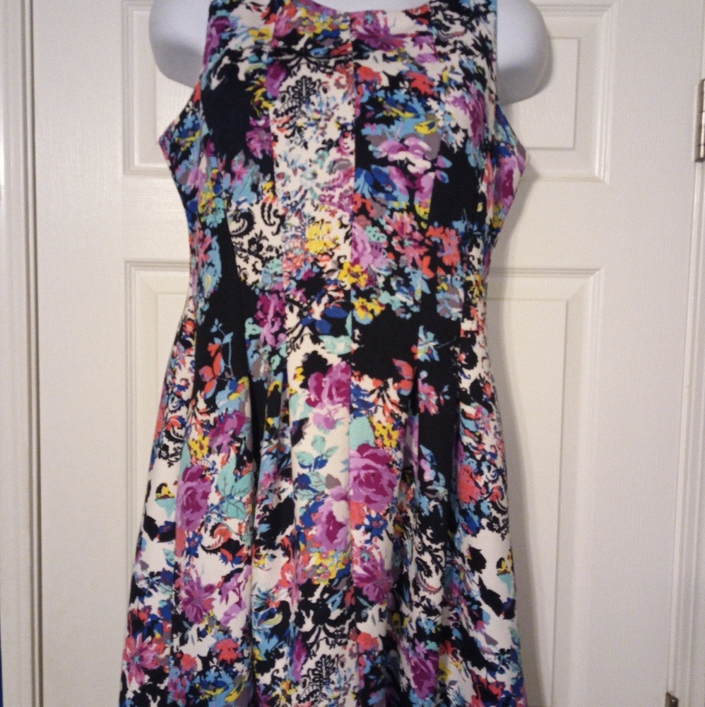 Floral knee length dress XL